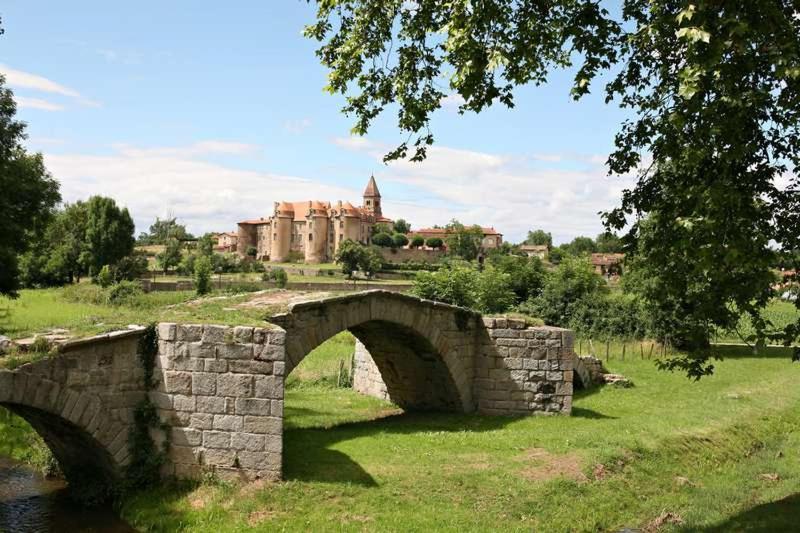 Pommiers-en-Forez Domaine De Laverchere المظهر الخارجي الصورة